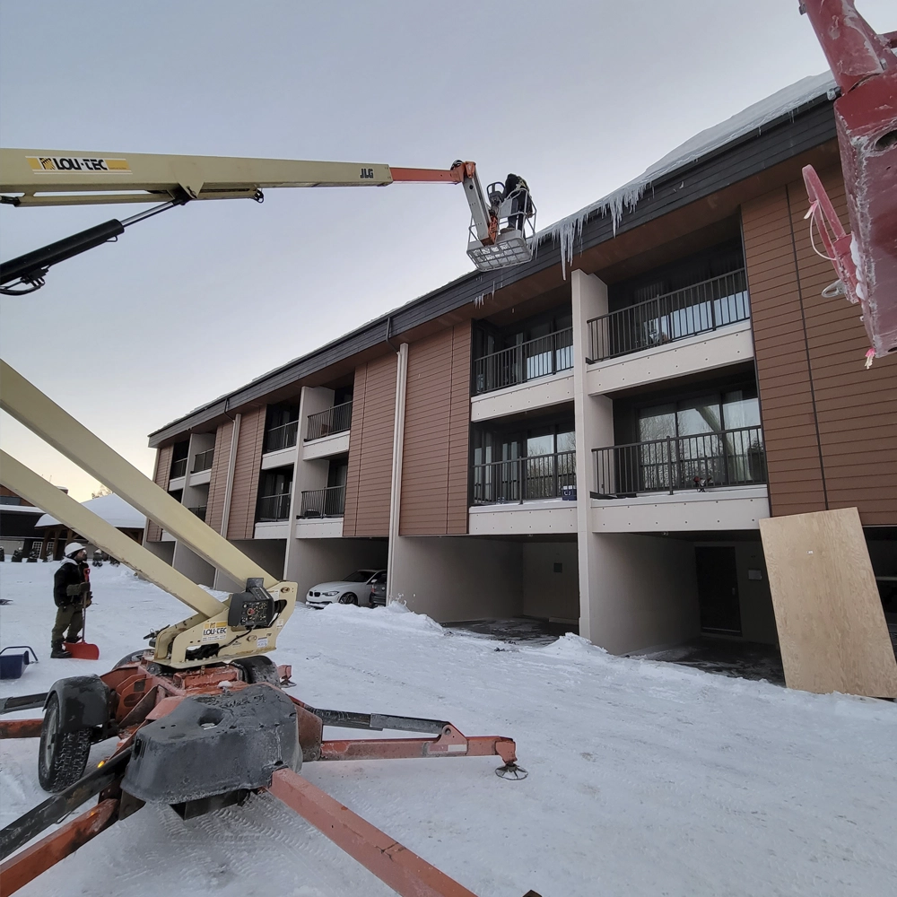 Entreprises CRC - Déneigement de toiture